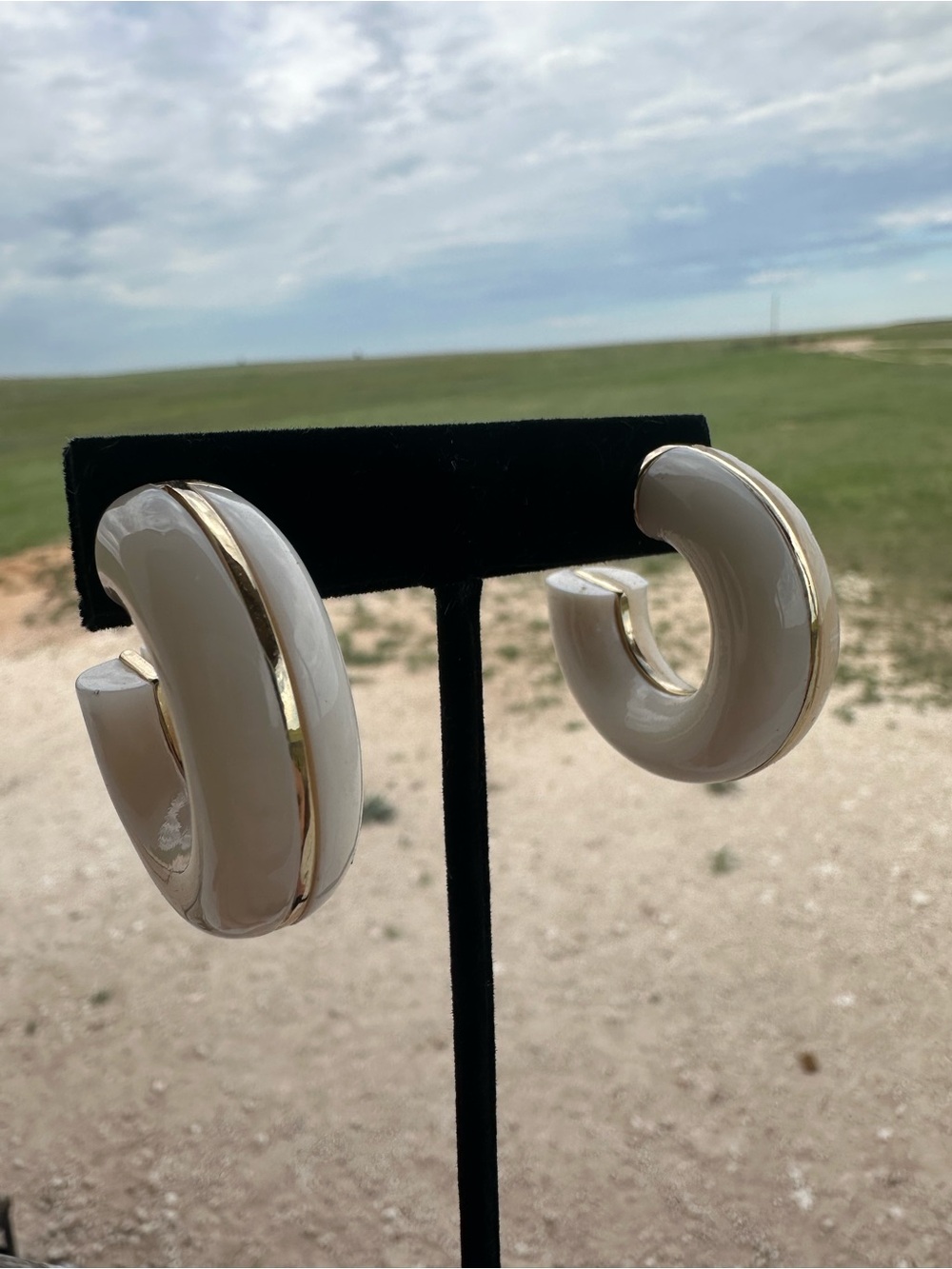 Nordstrom Ivory Combo Chunky Resin Hoop Earrings 14K Gold Plate NWT 34mm